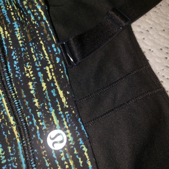 Lululemon sports bra - Picture 3 of 5